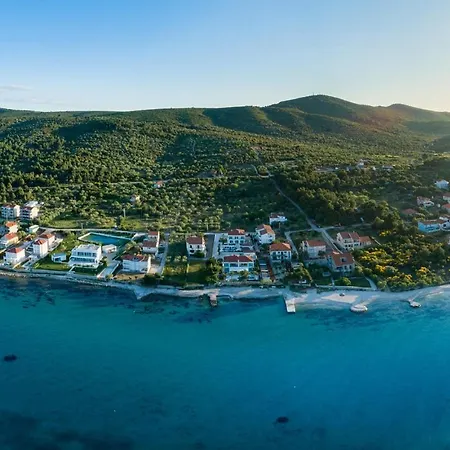 Holiday home Due Dobropoljana