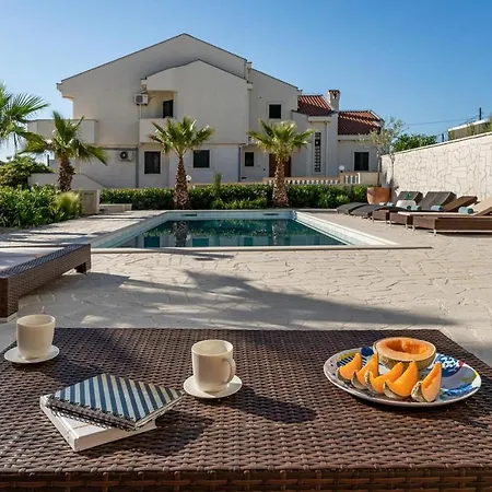 Holiday home Due Dobropoljana