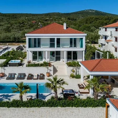 Holiday home Due Dobropoljana